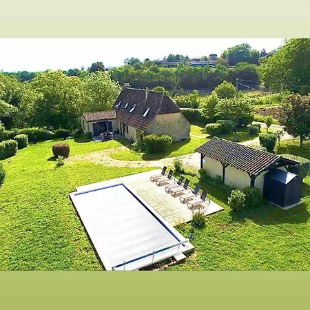 בית נופש Le Logis De Saint-chamassy, Romantique Avec Jacuzzi Et Piscine Saint-Chamassy