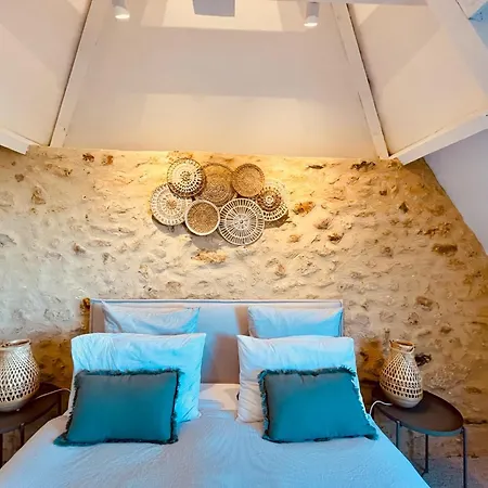 Le Logis De Saint-chamassy, Romantique Avec Jacuzzi Et Piscine *