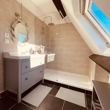Le Logis De Saint-chamassy, Romantique Avec Jacuzzi Et Piscine *