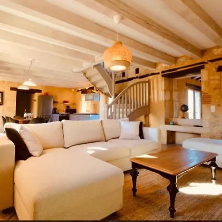 Le Logis De Saint-chamassy, Romantique Avec Jacuzzi Et Piscine Saint-Chamassy