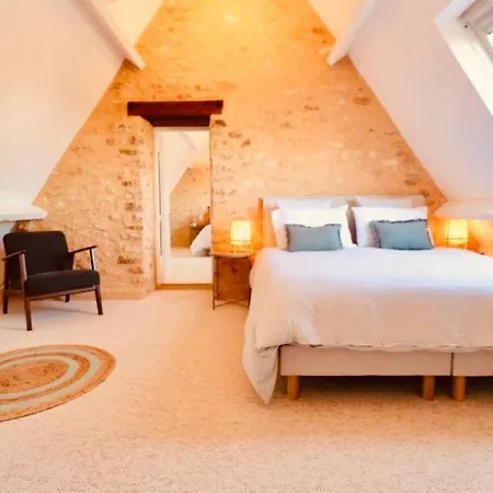 בית נופש Le Logis De Saint-chamassy, Romantique Avec Jacuzzi Et Piscine Saint-Chamassy