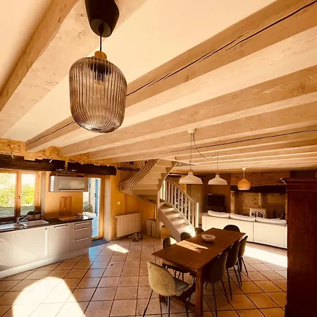 בית נופש Le Logis De Saint-chamassy, Romantique Avec Jacuzzi Et Piscine