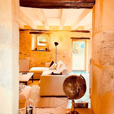 Le Logis De Saint-chamassy, Romantique Avec Jacuzzi Et Piscine בית נופש