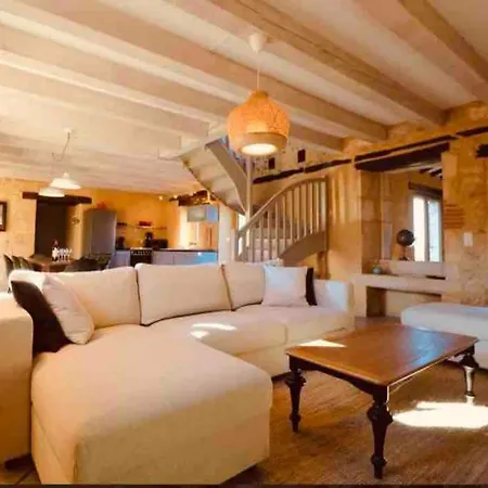 Le Logis De Saint-chamassy, Romantique Avec Jacuzzi Et Piscine Saint-Chamassy